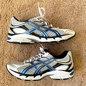 ASICS gel pulse running shoes